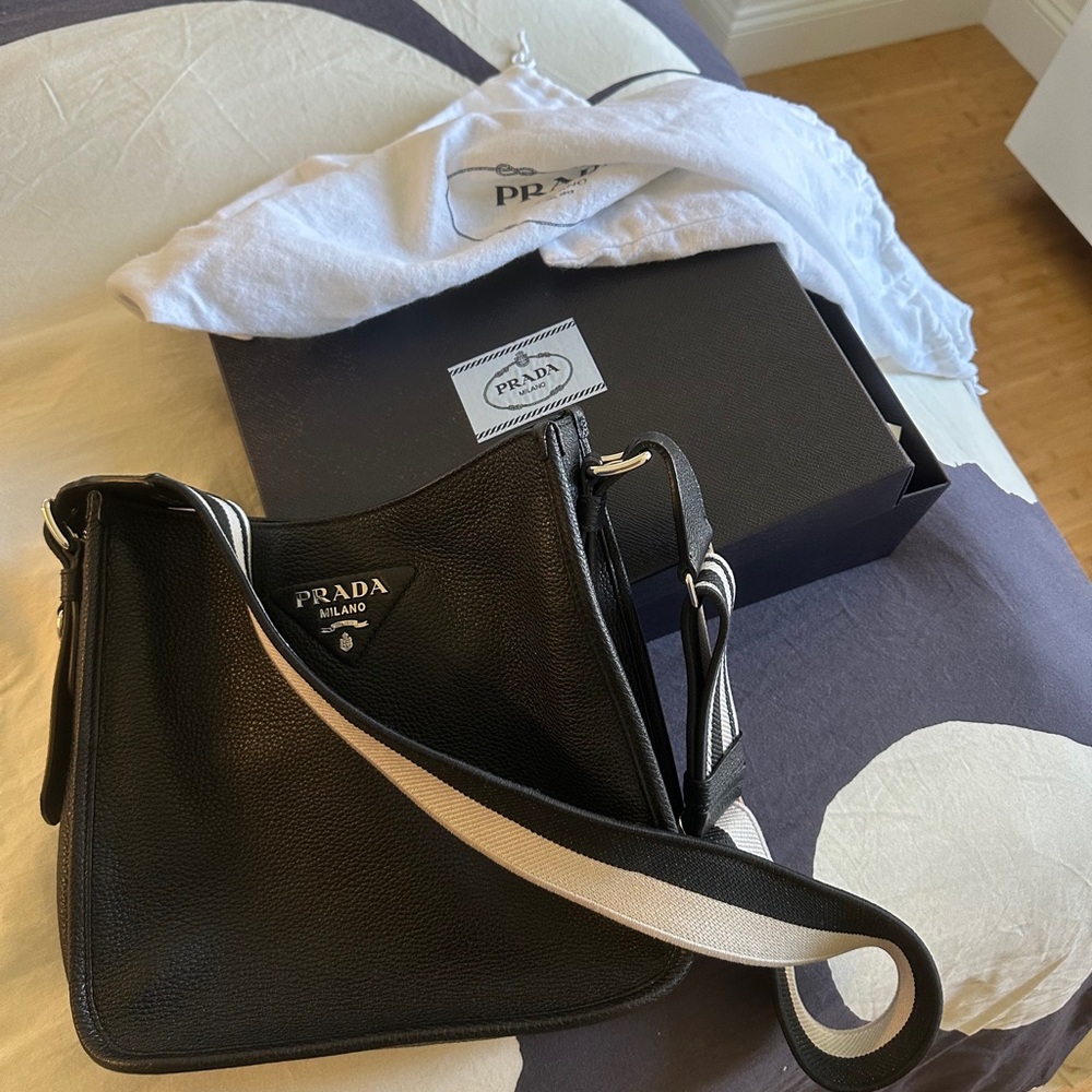 Prada crossbody black calf leather bag - Picture 2 of 13